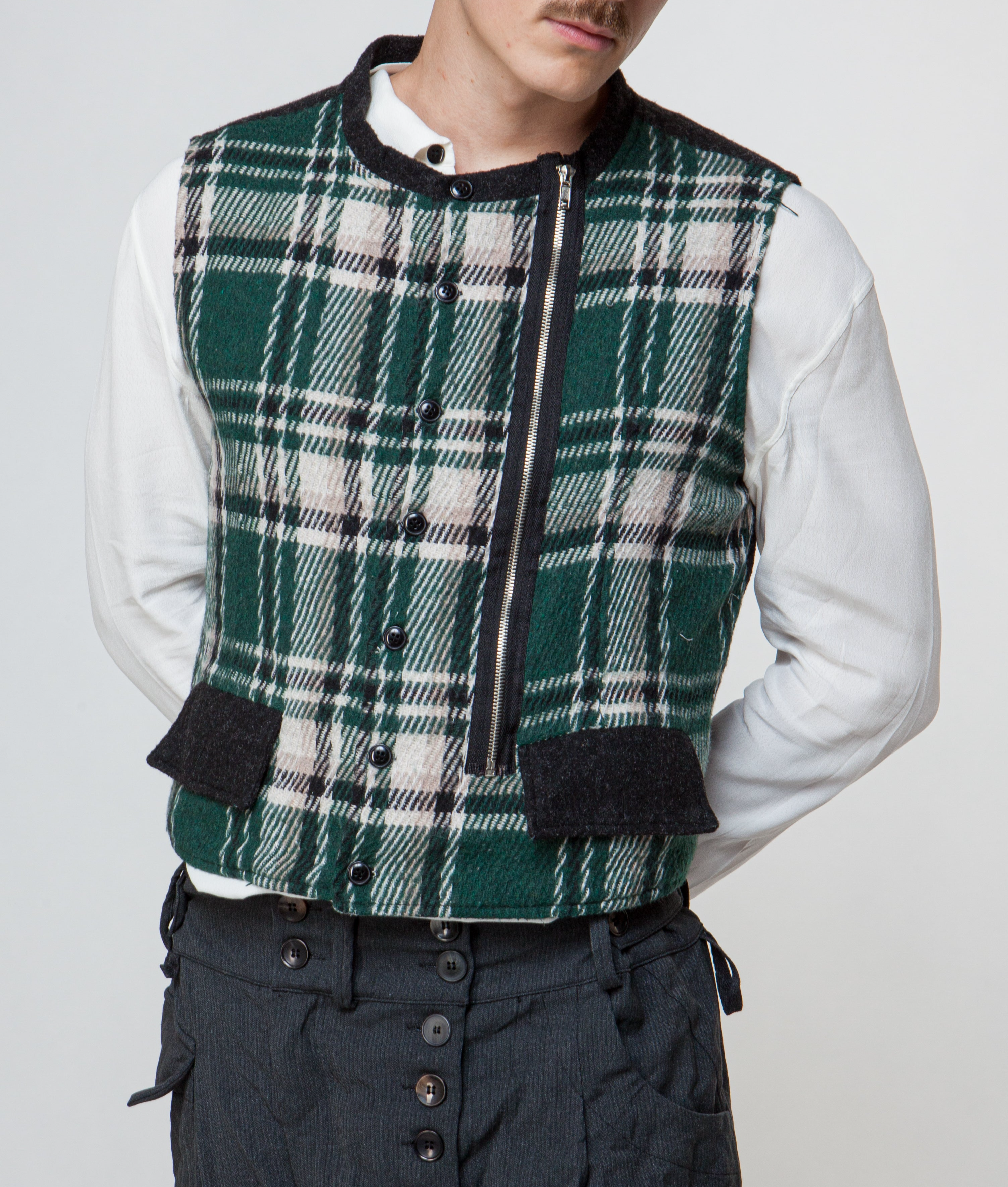 Arendal Vest Green & White